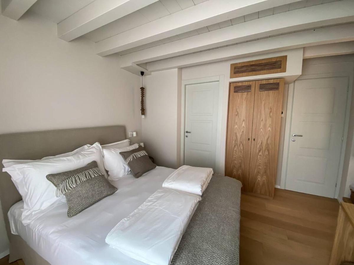 La Torre Apartment Белджирате Екстериор снимка